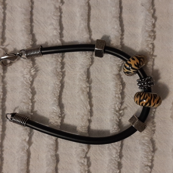 Beaded bracelet - Picture 2 of 2